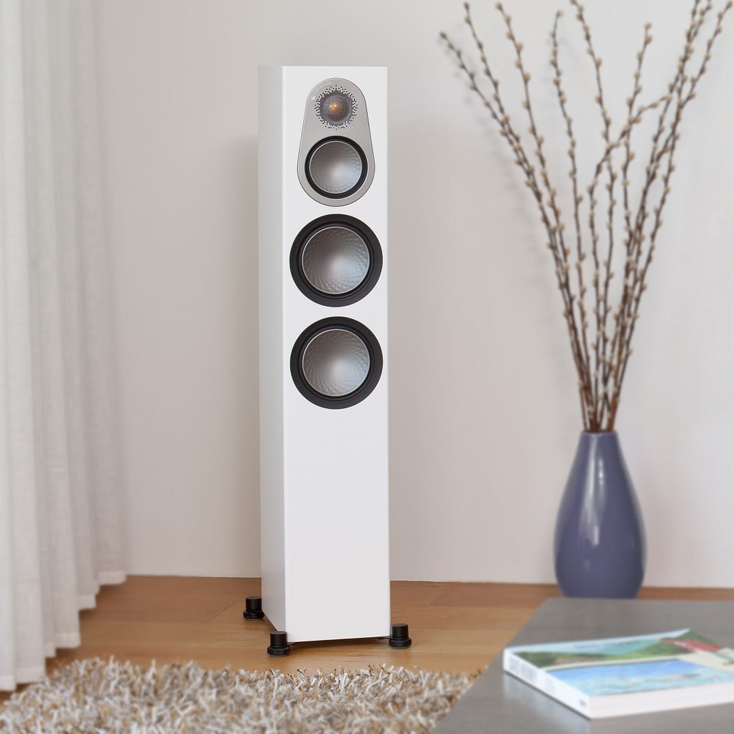 Monitor Audio Silver 300 6G walnoot - lifestyle - Zuilspeaker