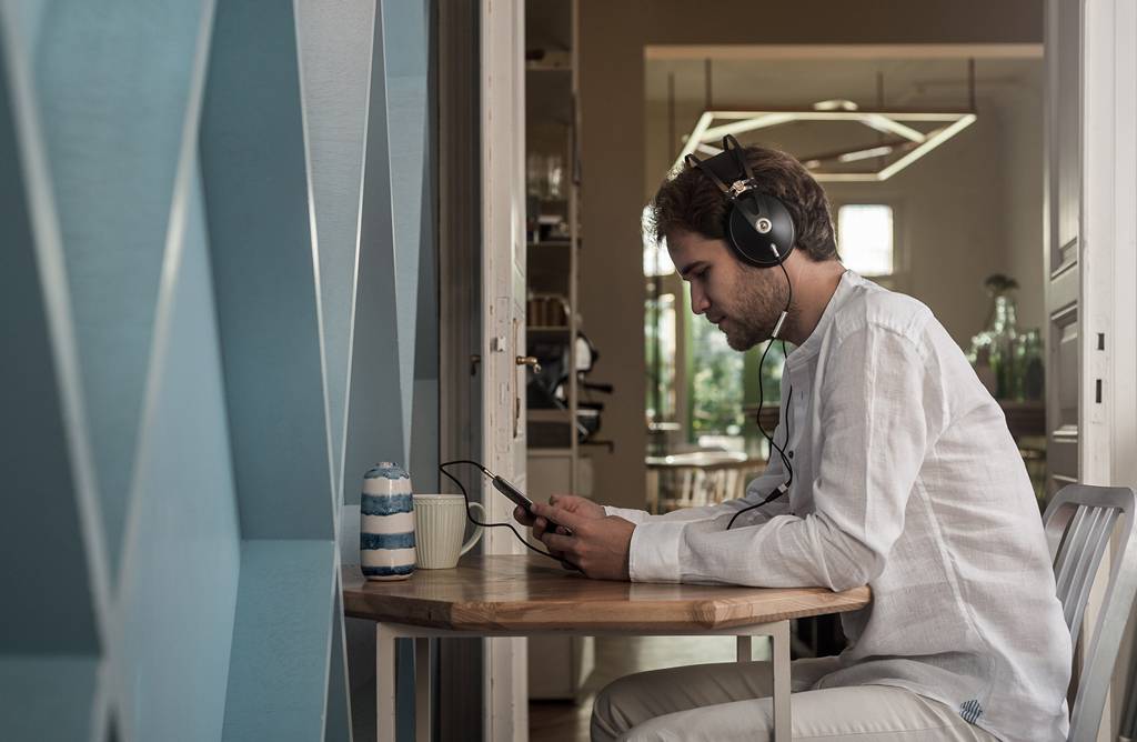 Meze 99 Neo - lifestyle - Koptelefoon