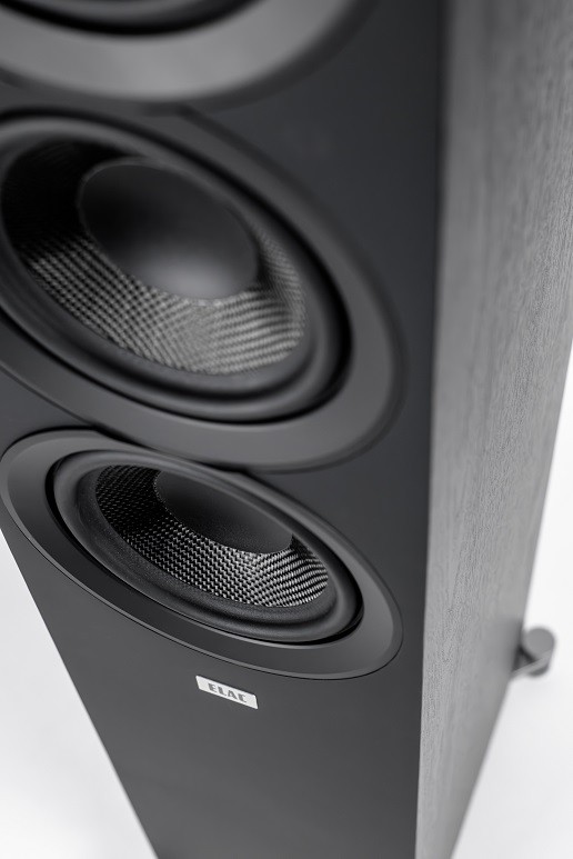 Elac Debut 3.0 DF63 zwart - detail - Zuilspeaker